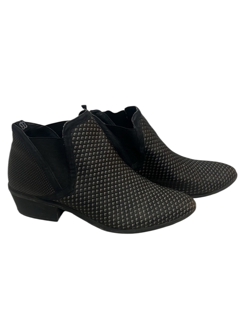 E4- womens slip on boots size 8.5